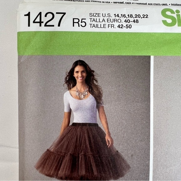 Simplicity Sewing patterns 1427 size 14-22 tulle skirt - Picture 6 of 6
